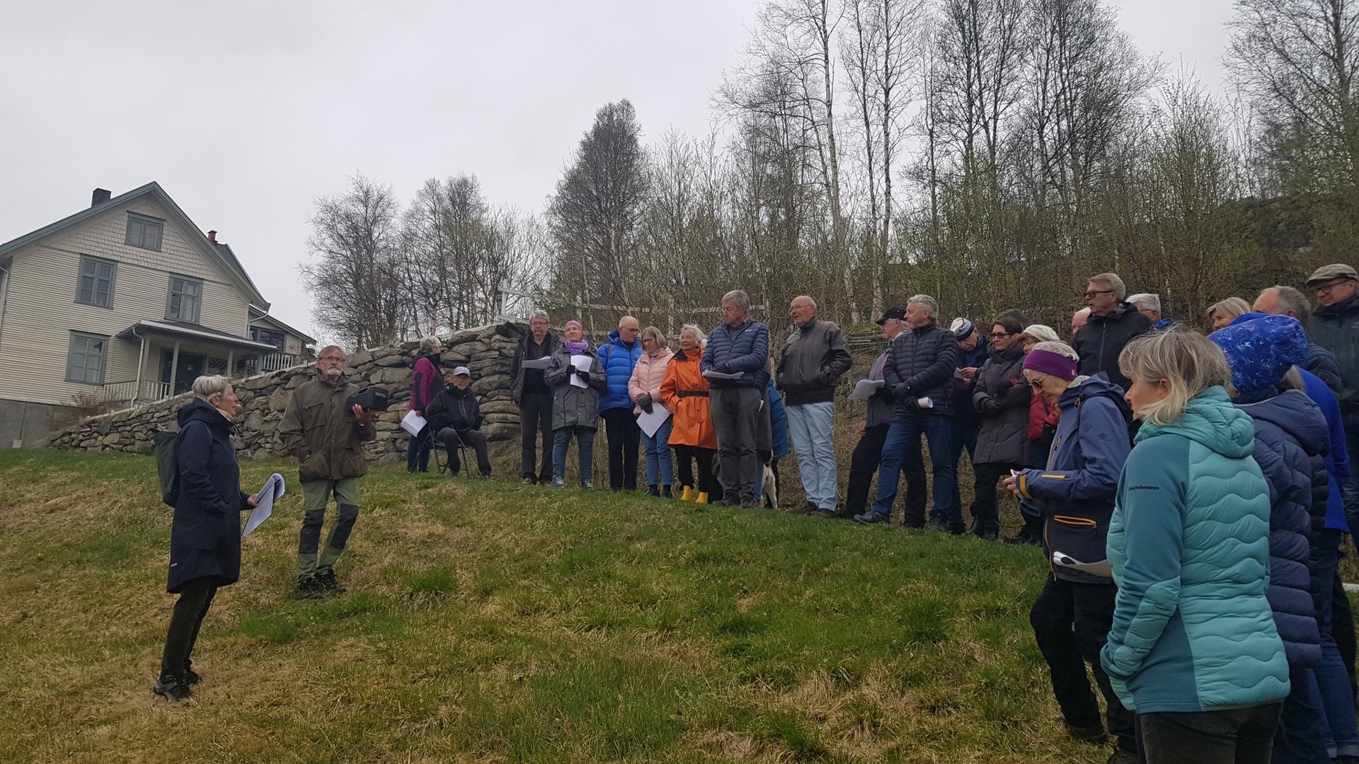 Vandring til Farjarveien og Åsveta